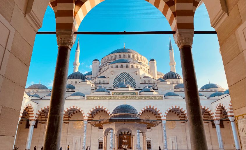 Plava džamija u Istanbulu u proleće